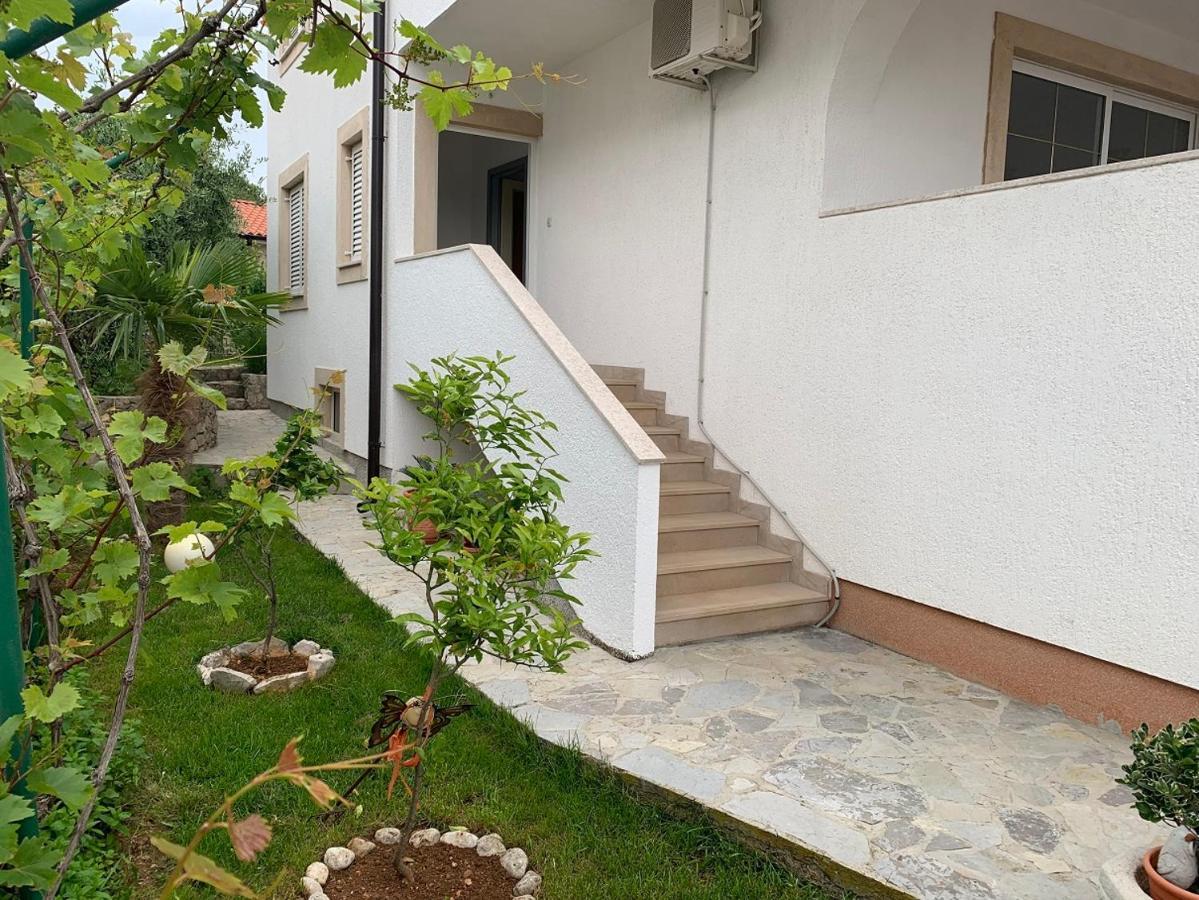 Apartman Kartec Krk Town Exterior photo
