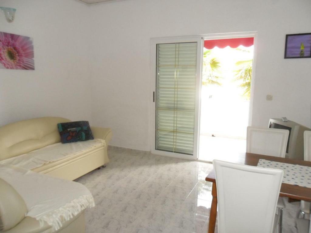 Apartman Kartec Krk Town Exterior photo